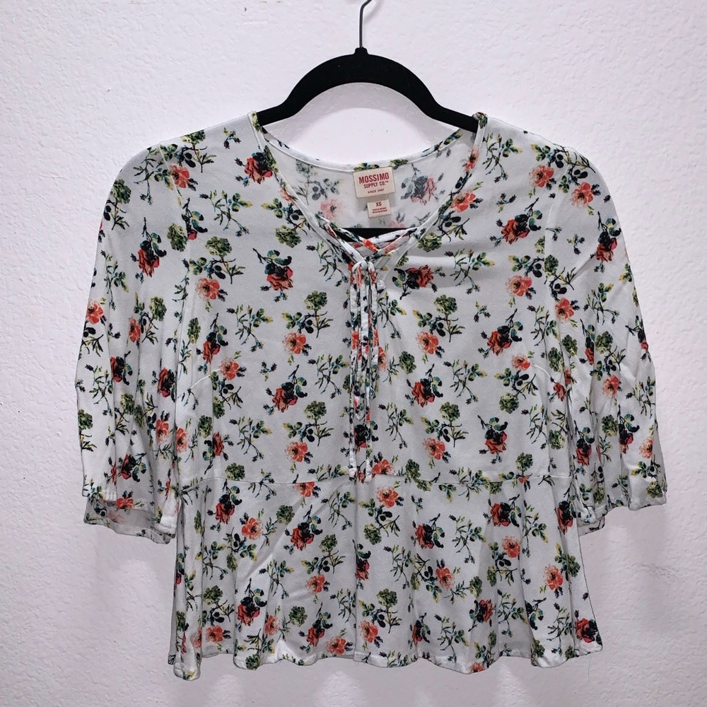 NWOT Mossimo Supply Co. XS White Floral Blouse
